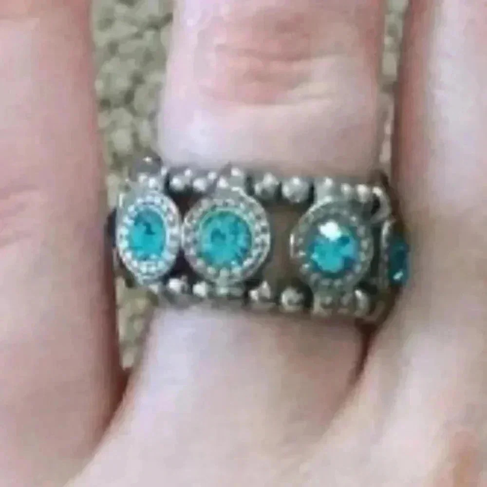 ⭐️ 4 rings - Picture 4 of 5